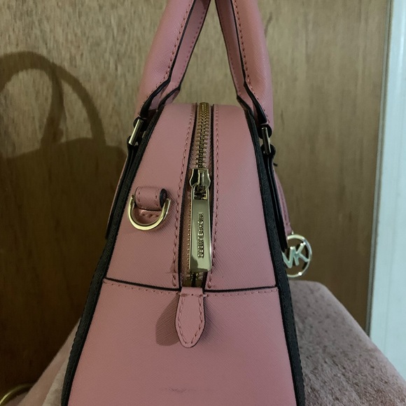 Michael Kors logo purse - Picture 10 of 13